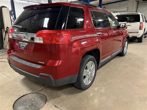 Used 2015 GMC Terrain SLE w/ Chrome Edition image 3