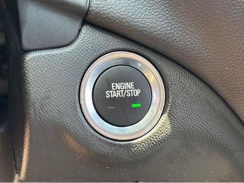 Used 2023 Chevrolet Equinox LT FWD image 29