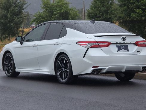 Used 2020 Toyota Camry XSE FWD image 5