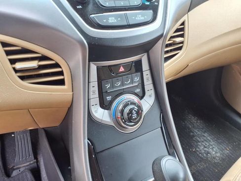 Used 2013 Hyundai Elantra GLS w/ Preferred Pkg image 16