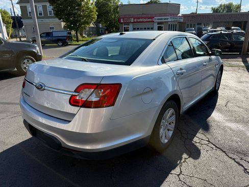 Used 2011 Ford Taurus SE FWD image 5