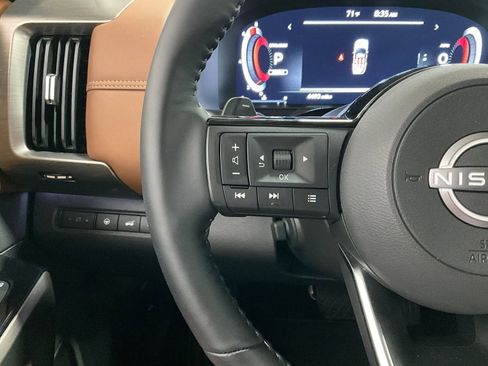 Used 2024 Nissan Pathfinder Platinum w/ Cargo Package image 16