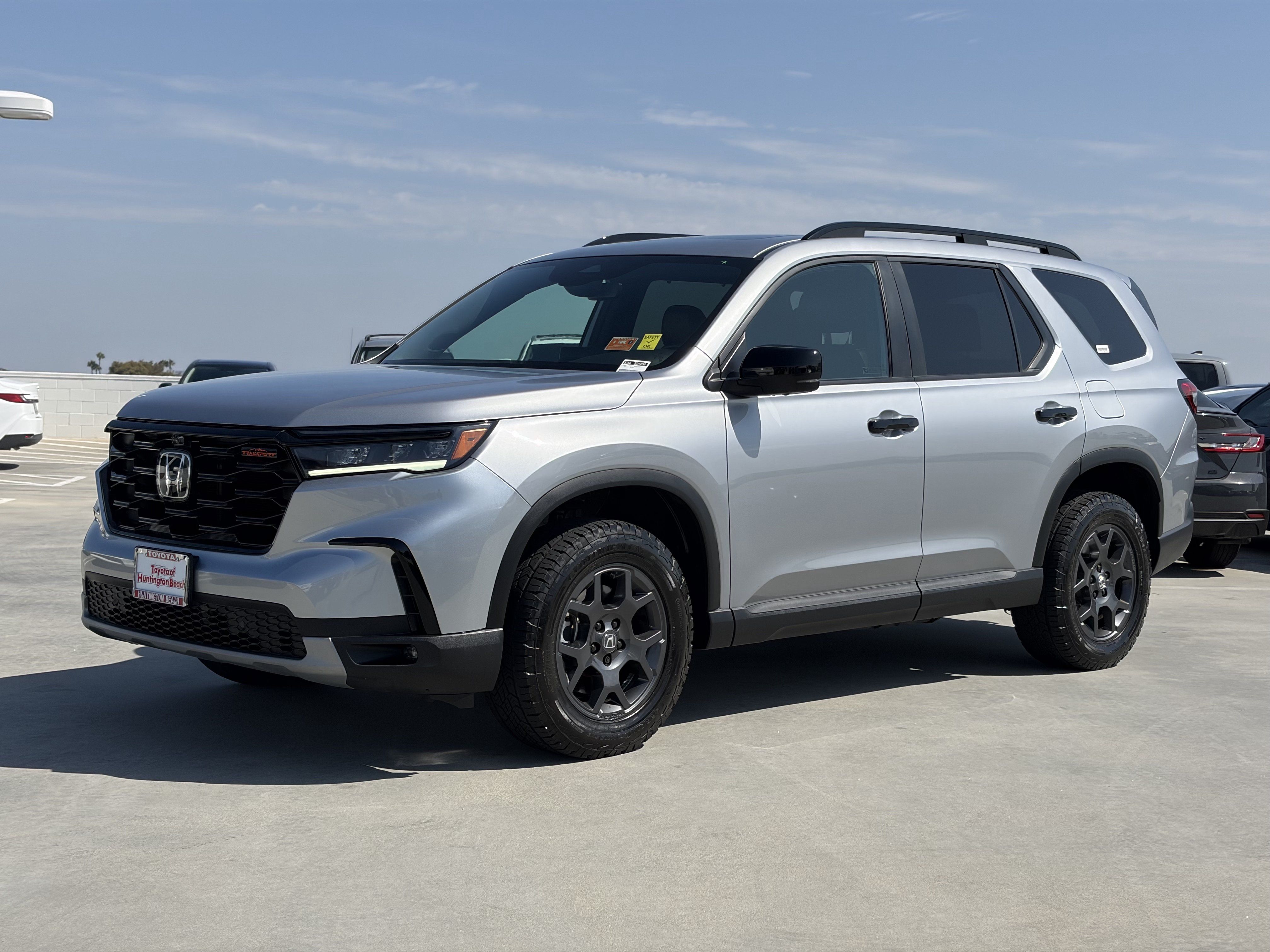 Used 2025 Honda Pilot TrailSport image 6