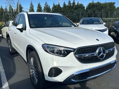 Certified 2025 Mercedes-Benz GLC 300 4MATIC image 2