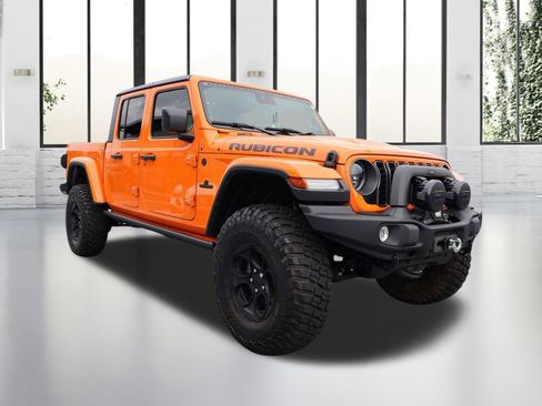 Used 2025 Jeep Gladiator Rubicon w/ Safety Group AWD/4WD image 7
