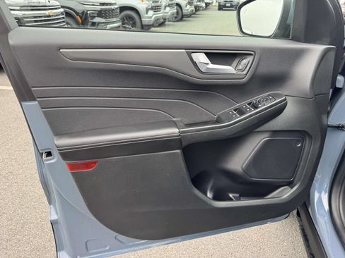 Used 2025 Ford Escape SE FWD image 20
