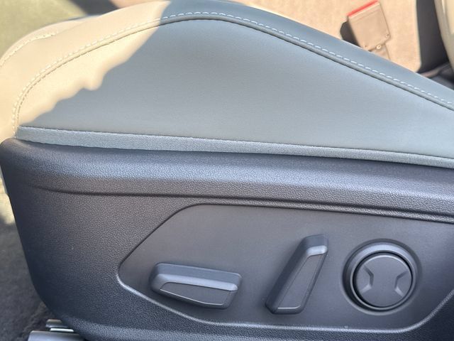 New 2026 Hyundai Elantra Limited FWD image 12