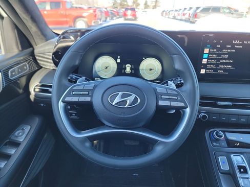 Used 2025 Hyundai Palisade Calligraphy image 14