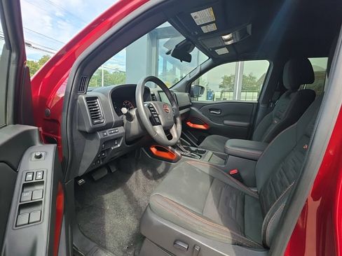 Used 2023 Nissan Frontier PRO-4X w/ Pro Convenience Package AWD/4WD image 10
