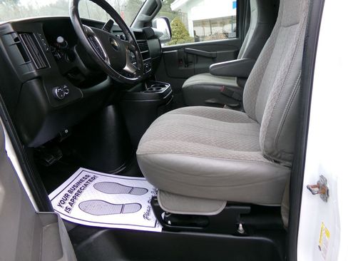 Used 2018 Chevrolet Express 2500 w/ Driver Convenience Package image 9