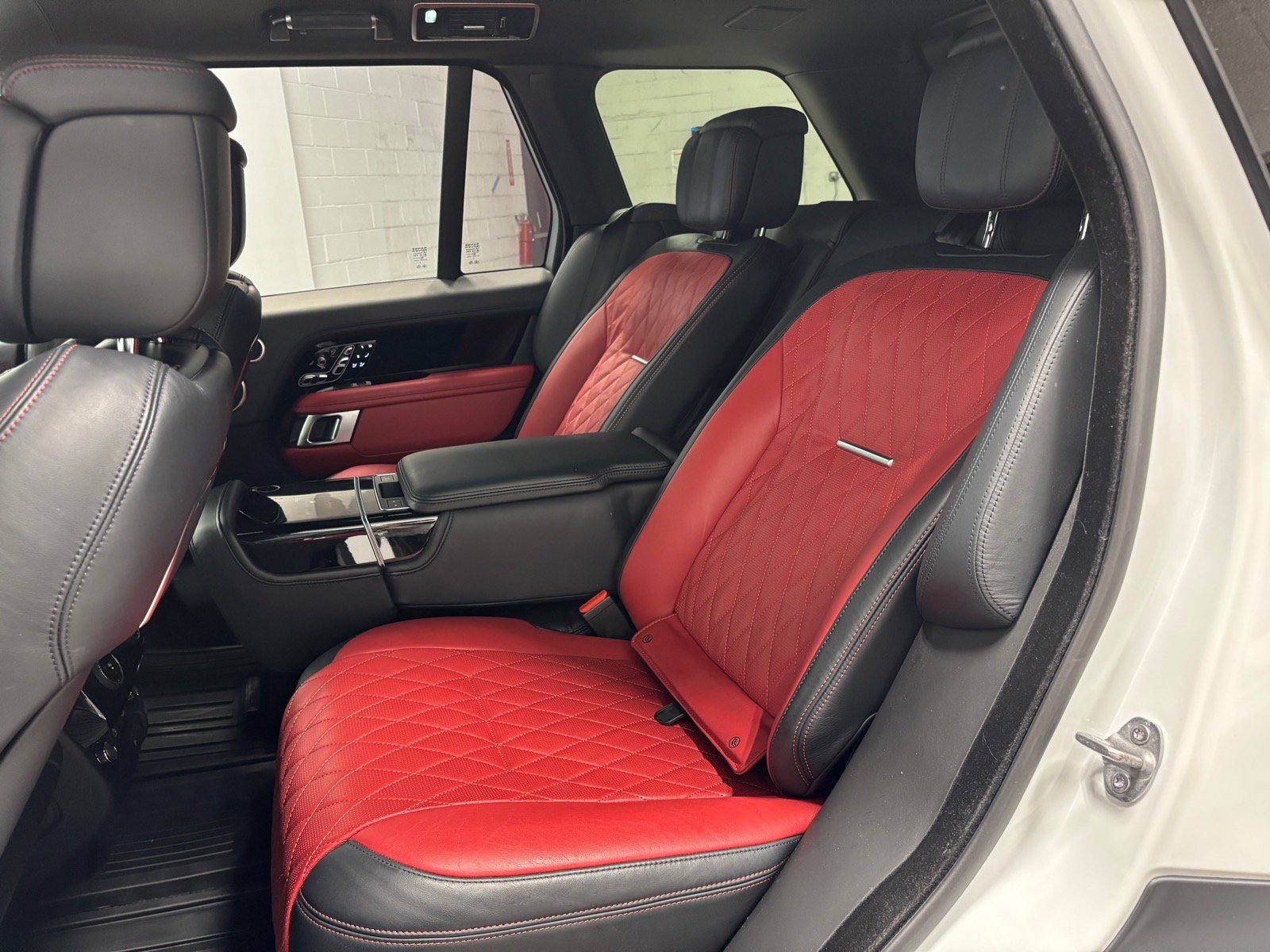 Used 2022 Land Rover Range Rover SV Autobiography Dynamic AWD/4WD image 27