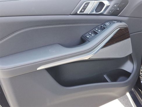Certified 2026 BMW X5 xDrive40i image 6