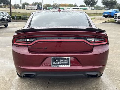 Used 2020 Dodge Charger SXT w/ Blacktop Package image 4