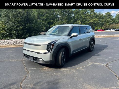 Used 2024 Kia EV9 Light Long Range RWD image 2