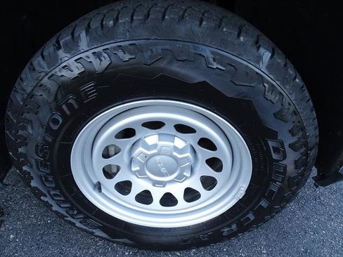 Used 2021 GMC Sierra 1500 4x4 Crew Cab w/ Sierra Value Package image 24