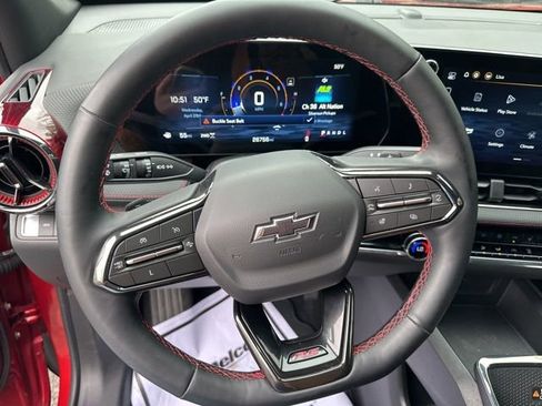 Used 2025 Chevrolet Equinox RS w/ Safety and Technology Package AWD/4WD image 17