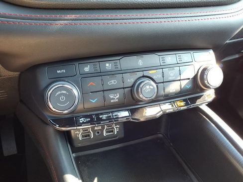 Certified 2024 Dodge Durango GT AWD/4WD image 16