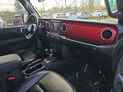 Used 2023 Jeep Gladiator Rubicon w/ Cold Weather Group image 31