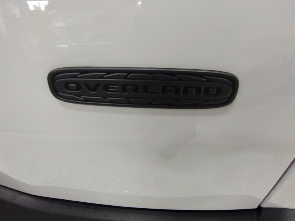 Used 2026 Jeep Cherokee Overland w/ Trailer Tow Group AWD/4WD image 16