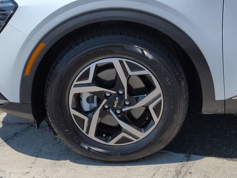 Certified 2025 Kia Sportage LX FWD image 11