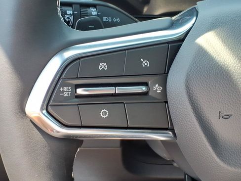 New 2026 Chevrolet Traverse LT w/ Sun and Wheel Package AWD/4WD image 19