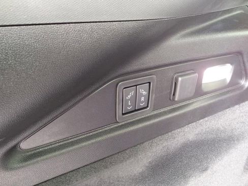 New 2025 Cadillac Lyriq Luxury image 28