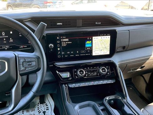 Used 2025 GMC Sierra 2500 AT4X AWD/4WD image 5