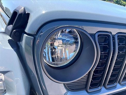 Used 2024 Jeep Wrangler Unlimited w/ Convenience Group AWD/4WD image 30