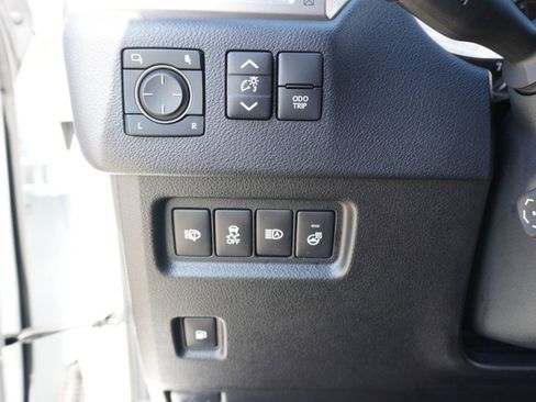 Certified 2022 Lexus GX 460 Premium w/ Accessory Package image 19