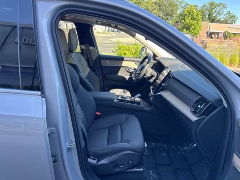 Certified 2025 Volvo XC90 B6 Plus AWD/4WD image 15