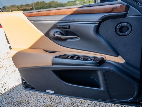 Used 2024 Lexus ES 300h w/ Premium Package FWD image 24
