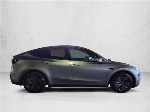 Used 2026 Tesla Model Y Long Range AWD/4WD image 4