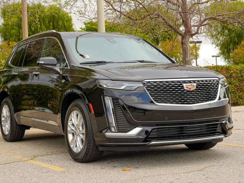Certified 2025 Cadillac XT6 Luxury image 5