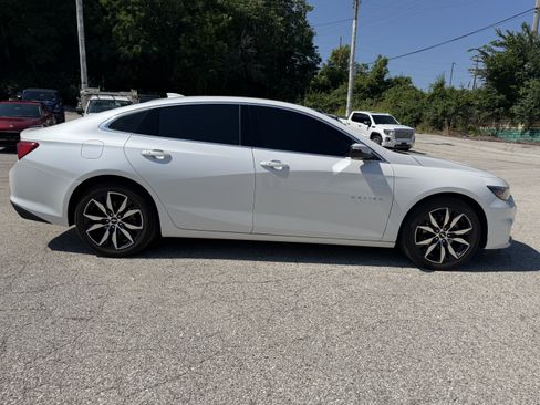Used 2018 Chevrolet Malibu LT w/ Leather Package FWD image 8