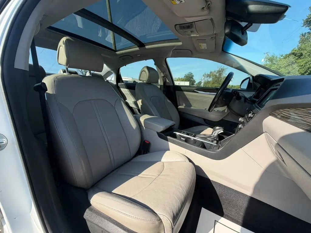 Used 2015 Hyundai Sonata Limited w/ Option Group 06 FWD image 13