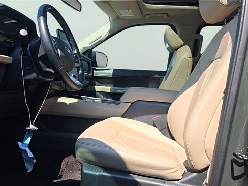 Used 2022 Ford Expedition Limited RWD image 6