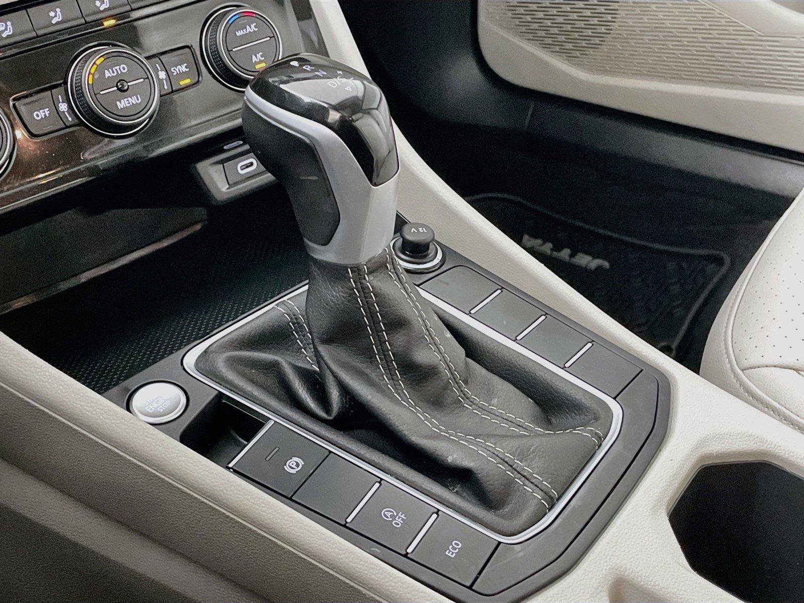 Used 2024 Volkswagen Jetta SE FWD image 19