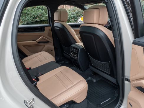 Certified 2024 Porsche Cayenne S w/ Premium Package Plus (PP1) image 40