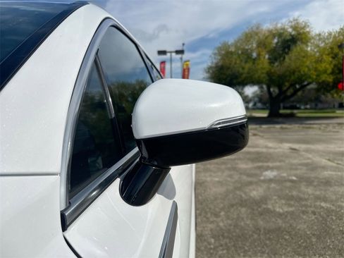 Used 2024 Kia Sorento S image 11