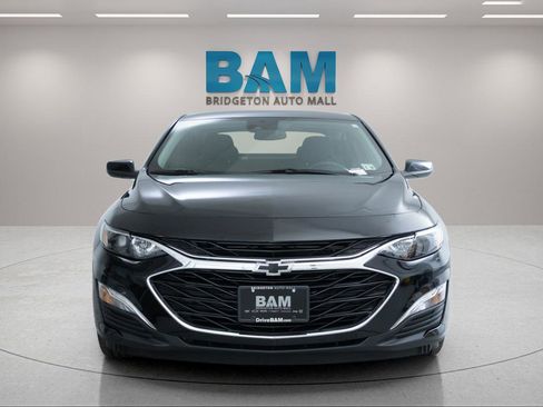 Used 2025 Chevrolet Malibu RS image 2