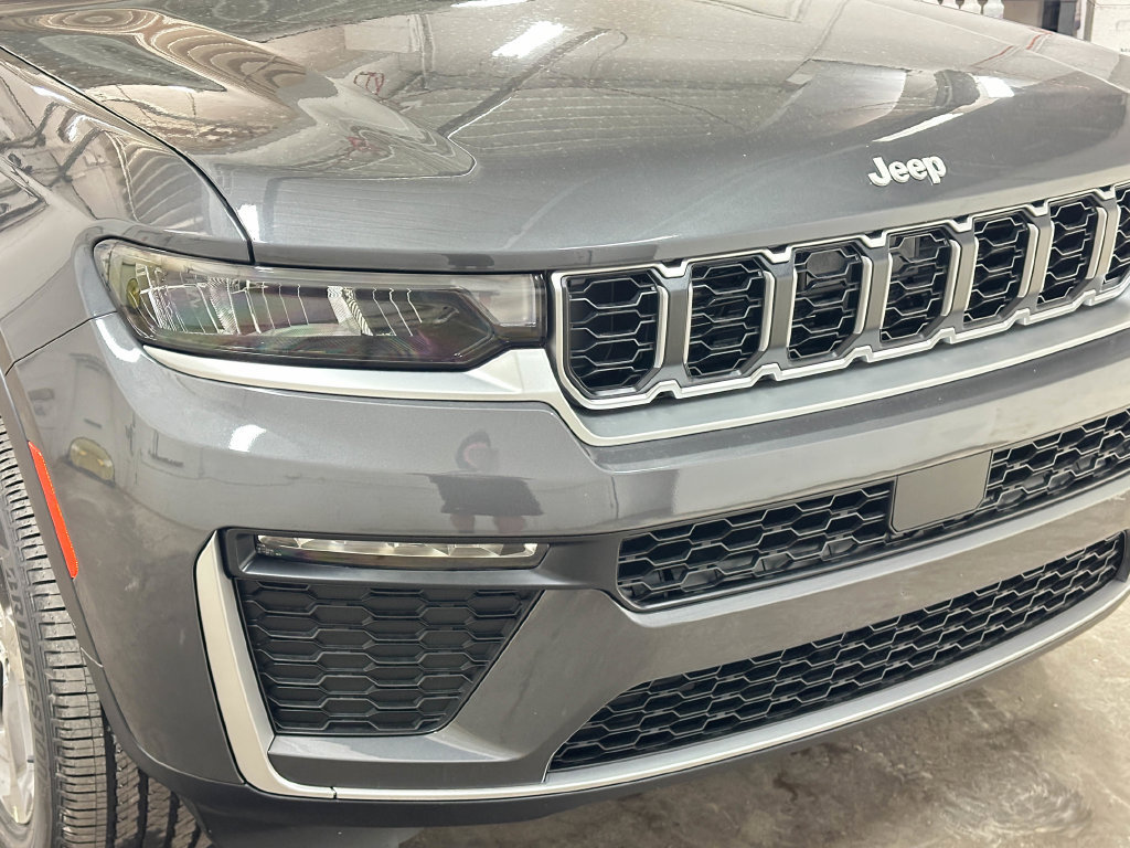 New 2026 Jeep Grand Cherokee Limited w/ MOPAR Finishing Package AWD/4WD image 12