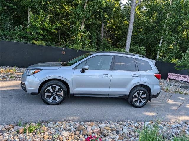 Used 2017 Subaru Forester 2.5i Limited AWD/4WD image 2