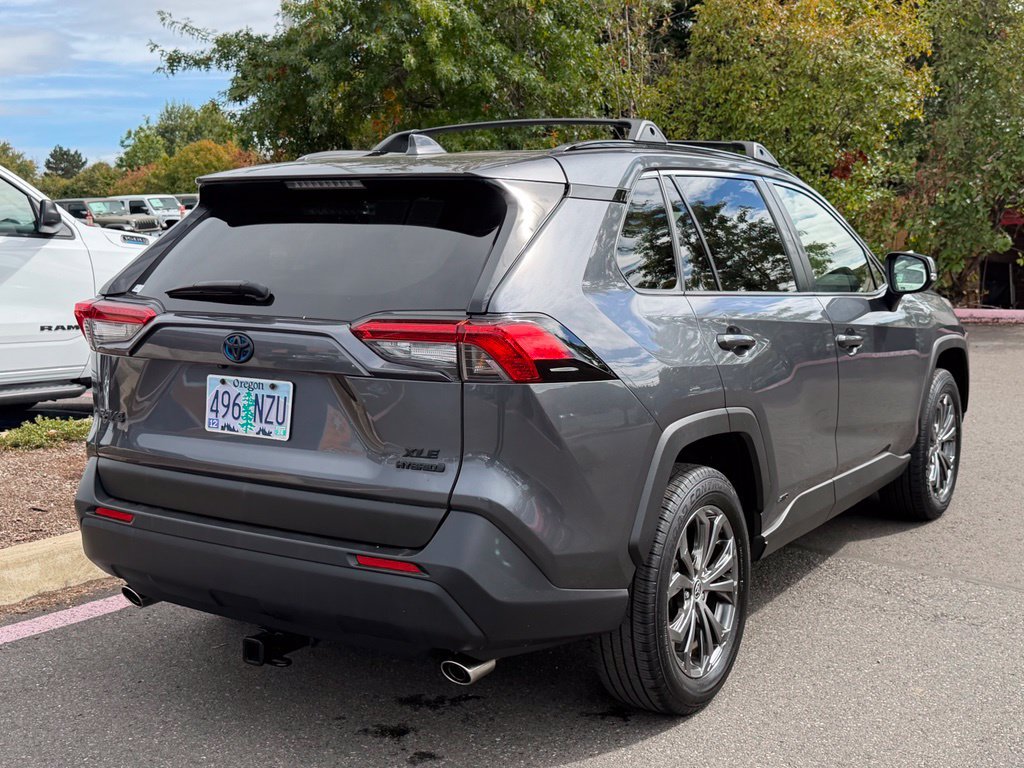 Used 2023 Toyota RAV4 XLE Premium AWD/4WD image 7