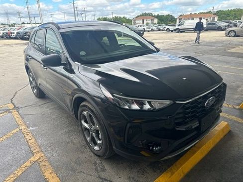 Certified 2025 Ford Escape ST-Line FWD image 5