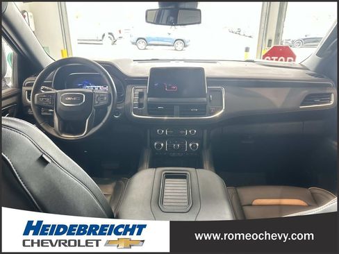 Used 2024 GMC Yukon AT4 w/ Technology Package AWD/4WD image 17