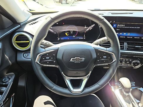 Used 2025 Chevrolet Trax ACTIV w/ Driver Confidence Package FWD image 18