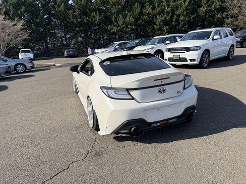 Used 2023 Toyota GR86 Premium w/ ALL Weather Mat Package (TMS) image 6