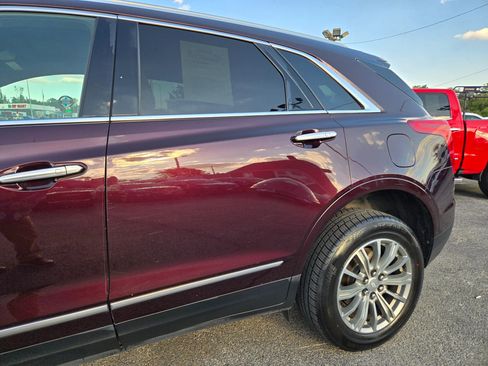 Used 2017 Cadillac XT5 Luxury image 4
