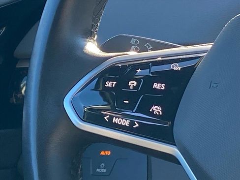 Certified 2022 Volkswagen ID.4 Pro image 7