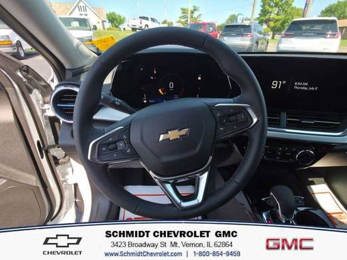 New 2026 Chevrolet Trax LT w/ LT Convenience Package FWD image 14